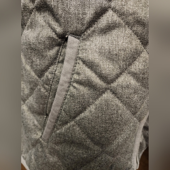 Preowned Old Navy, size‎ medium Quilted Vest - Picture 7 of 8